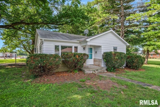 400 W Harpole Street, Williamsville, IL 62693