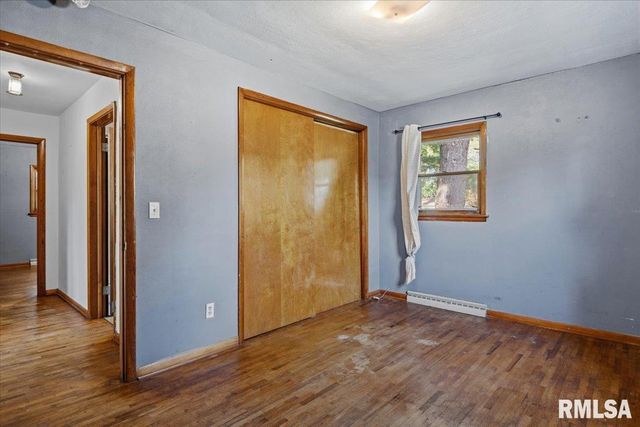 400 W Harpole Street, Williamsville, IL 62693