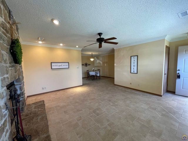 5055 W 117th ST, Carbondale, KS 66414