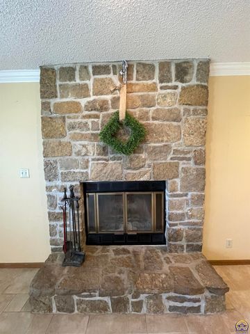 5055 W 117th ST, Carbondale, KS 66414