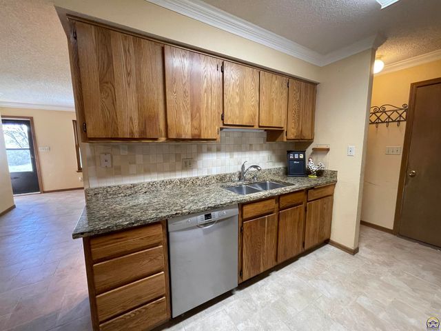 5055 W 117th ST, Carbondale, KS 66414
