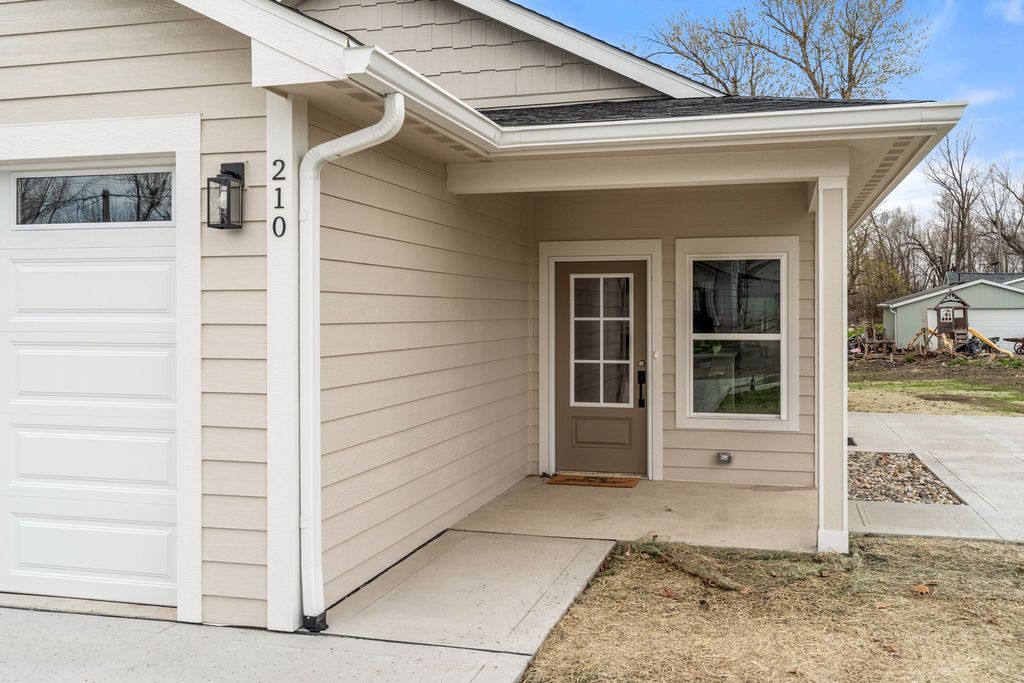 210 N Union Street, Madrid, IA 50156