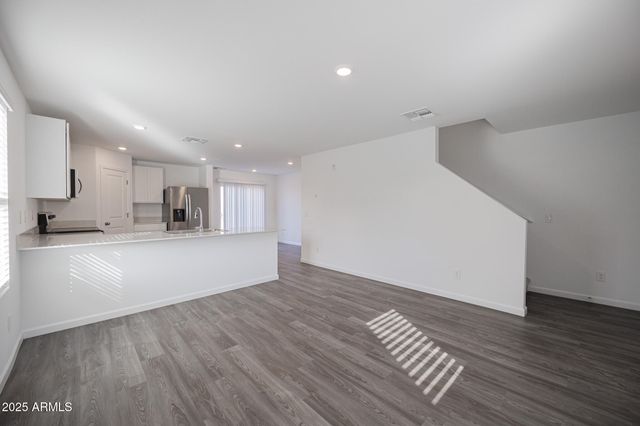 334 W PASEO CROSSING Lane, Coolidge, AZ 85128