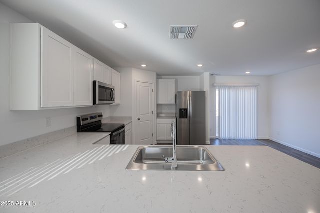 334 W PASEO CROSSING Lane, Coolidge, AZ 85128