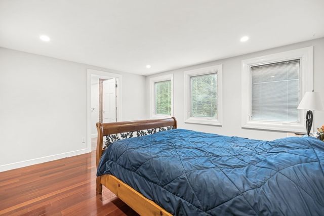 21 Amberwood Dr, Winchester, MA 01890