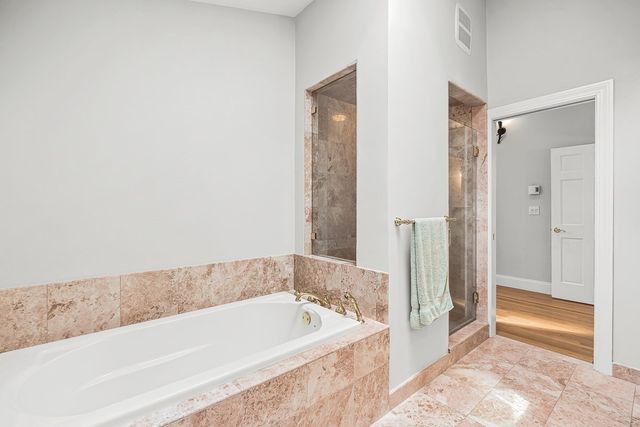 21 Amberwood Dr, Winchester, MA 01890