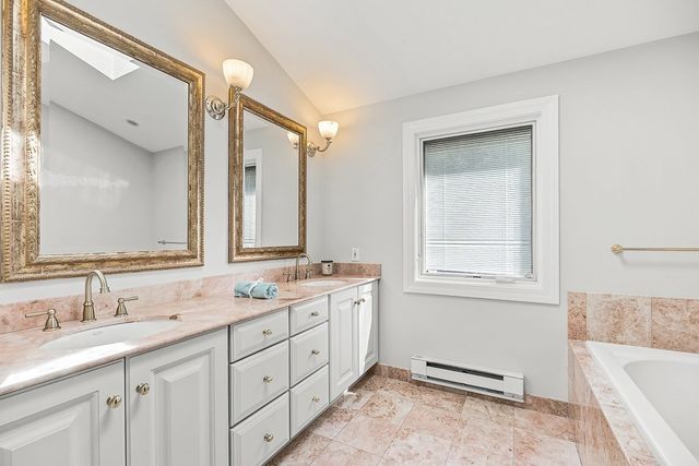21 Amberwood Dr, Winchester, MA 01890