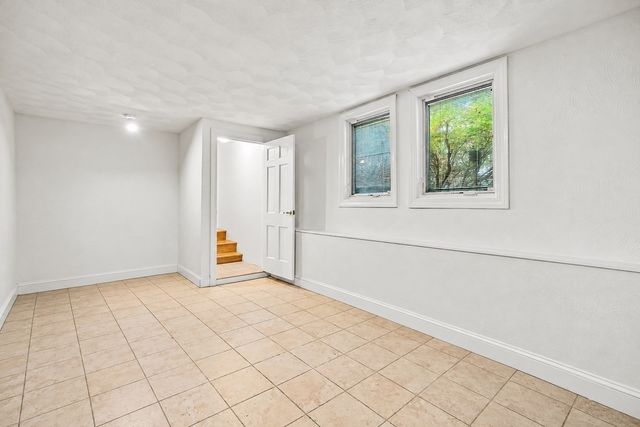 21 Amberwood Dr, Winchester, MA 01890