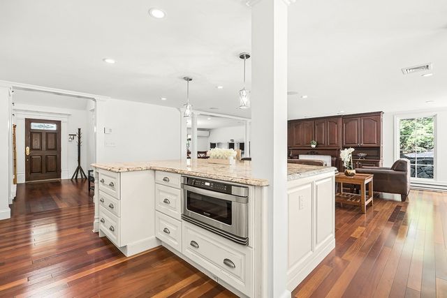 21 Amberwood Dr, Winchester, MA 01890