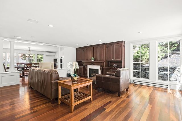21 Amberwood Dr, Winchester, MA 01890