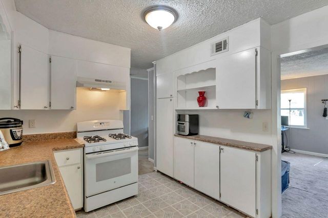 17 NW Highland Drive, Fort Walton Beach, FL 32548