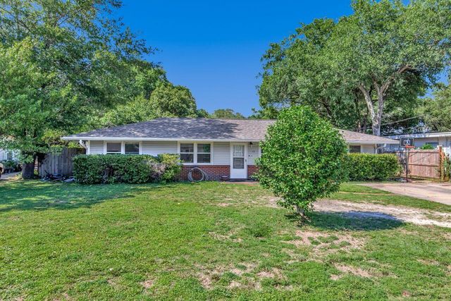 17 NW Highland Drive, Fort Walton Beach, FL 32548