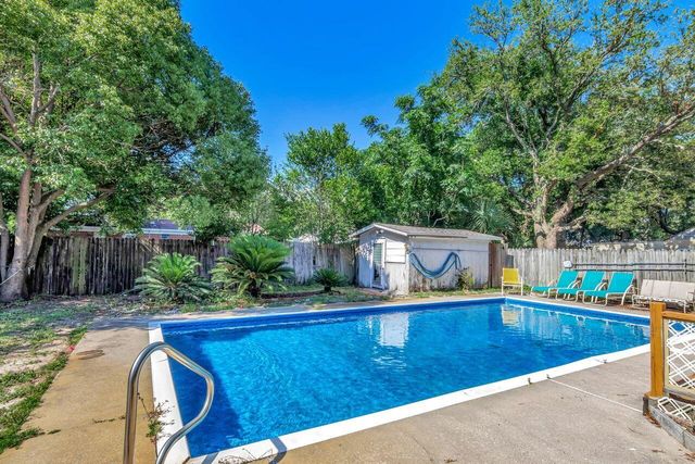 17 NW Highland Drive, Fort Walton Beach, FL 32548