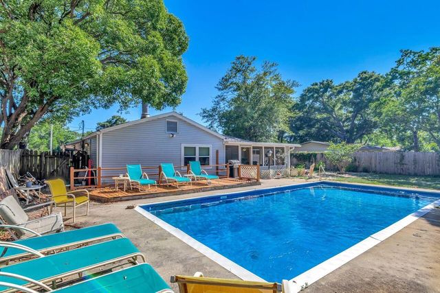 17 NW Highland Drive, Fort Walton Beach, FL 32548