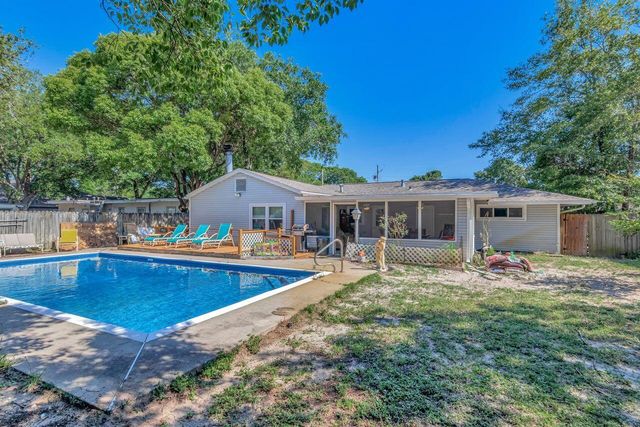 17 NW Highland Drive, Fort Walton Beach, FL 32548