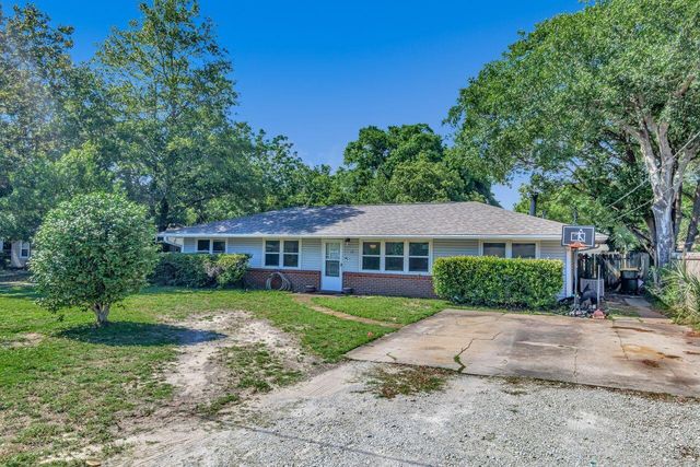 17 NW Highland Drive, Fort Walton Beach, FL 32548