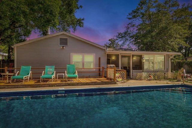 17 NW Highland Drive, Fort Walton Beach, FL 32548