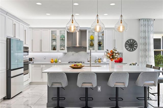 12097 Eucalyptus WAY, Naples, FL 34120