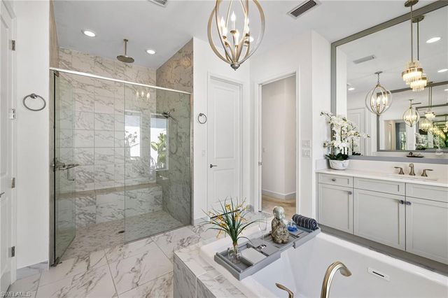 12097 Eucalyptus WAY, Naples, FL 34120