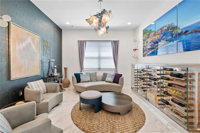 12097 Eucalyptus WAY, Naples, FL 34120