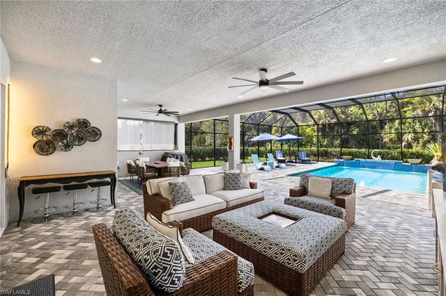 12097 Eucalyptus WAY, Naples, FL 34120