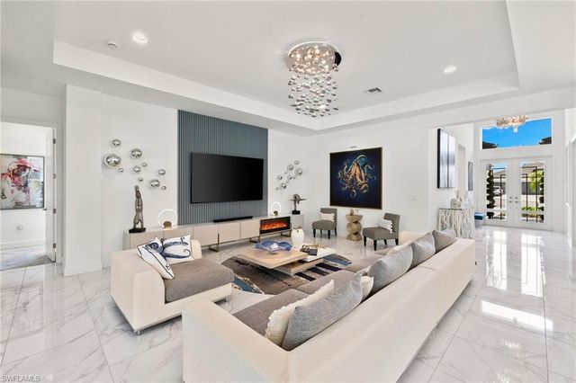 12097 Eucalyptus WAY, Naples, FL 34120