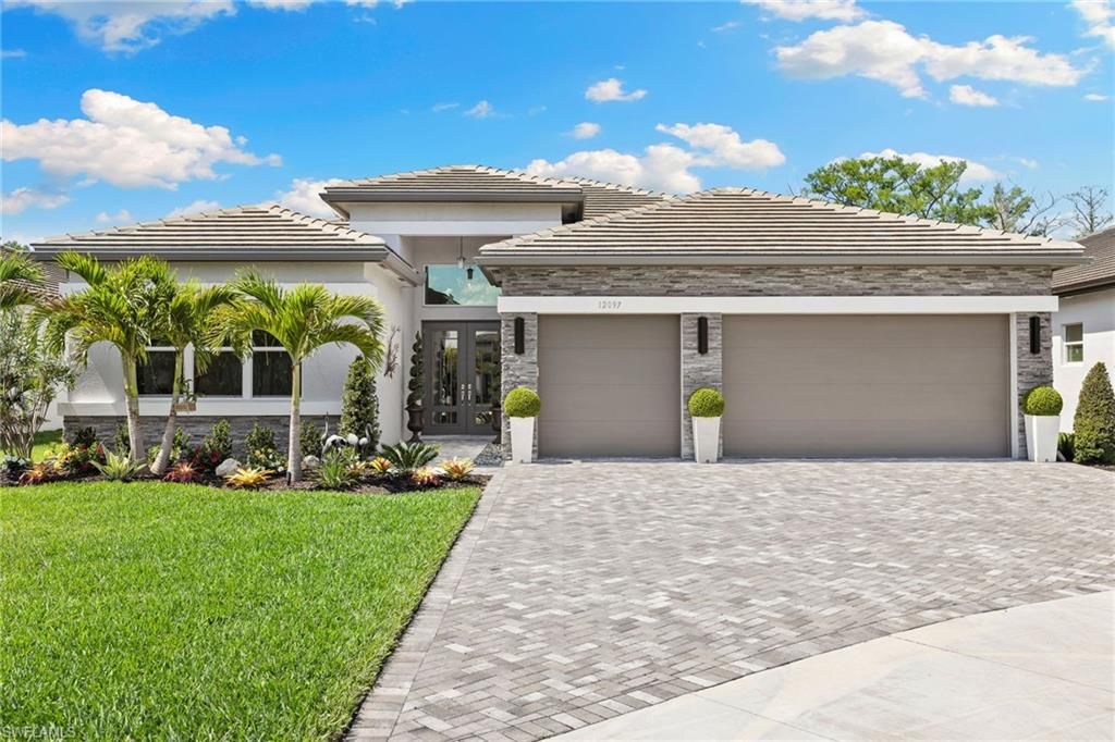 12097 Eucalyptus WAY, Naples, FL 34120
