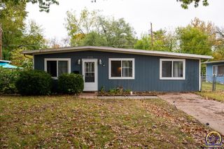 2920 SW Twilight DR, Topeka, KS 66614