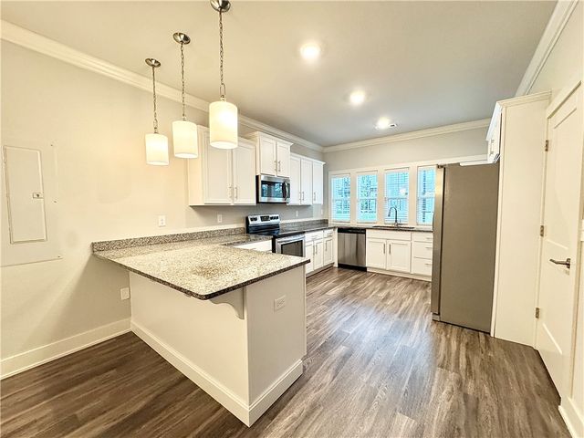 905 NE Heights Lane, Bentonville, AR 72712