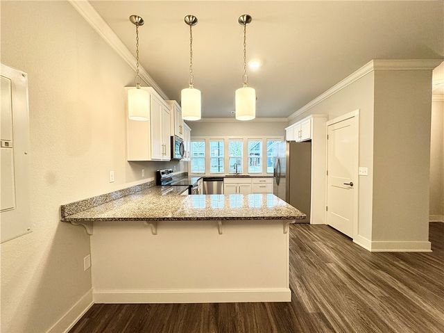 905 NE Heights Lane, Bentonville, AR 72712