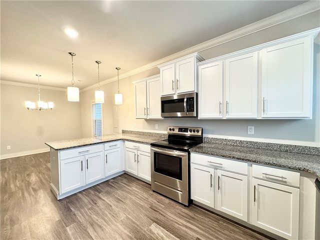 905 NE Heights Lane, Bentonville, AR 72712