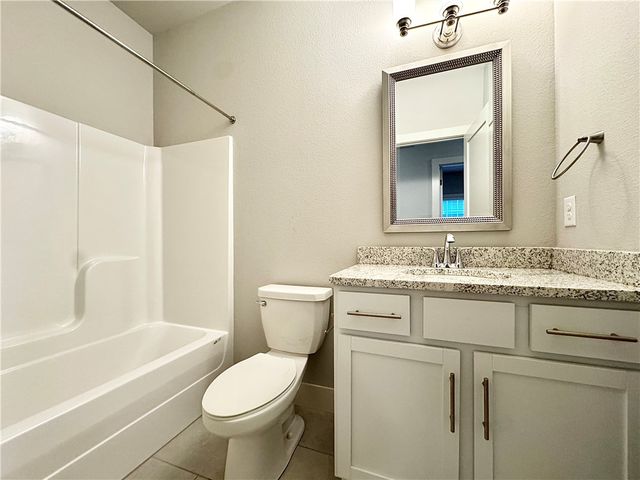 905 NE Heights Lane, Bentonville, AR 72712
