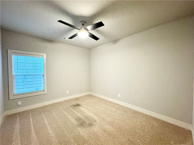 905 NE Heights Lane, Bentonville, AR 72712