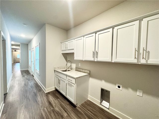 905 NE Heights Lane, Bentonville, AR 72712