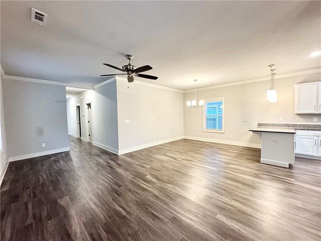 905 NE Heights Lane, Bentonville, AR 72712