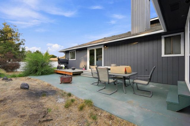 3618 S Loretta Dr, Spokane, WA 99206