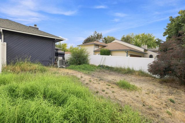 3618 S Loretta Dr, Spokane, WA 99206