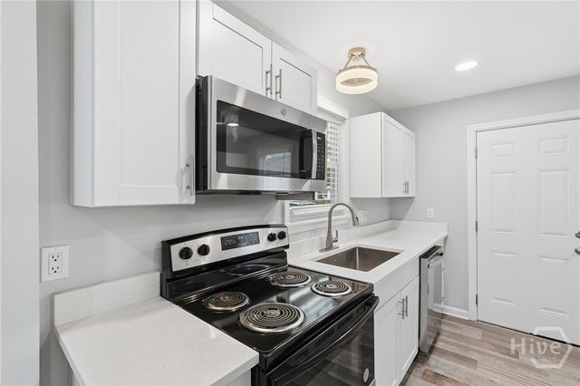 701 E 35th Street, Savannah, GA 31401