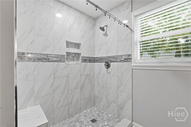 701 E 35th Street, Savannah, GA 31401