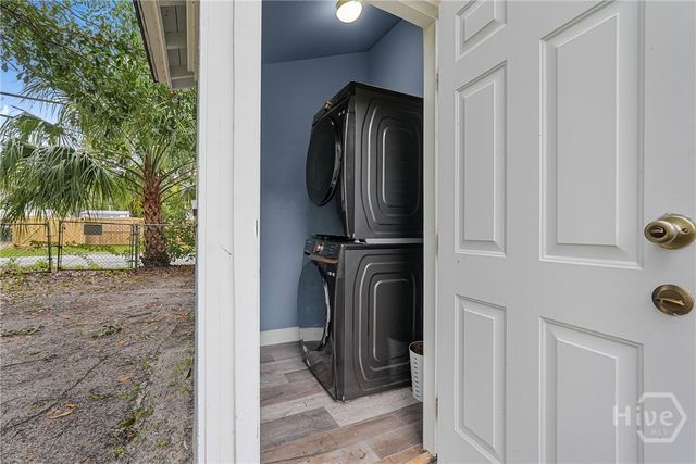 701 E 35th Street, Savannah, GA 31401