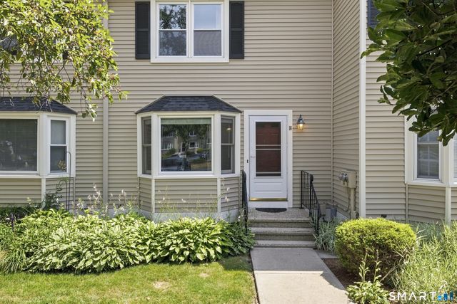 16 Braintree Court 16, Suffield, CT 06078