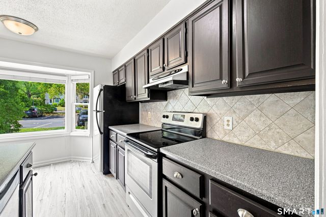 16 Braintree Court 16, Suffield, CT 06078