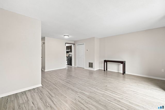 16 Braintree Court 16, Suffield, CT 06078