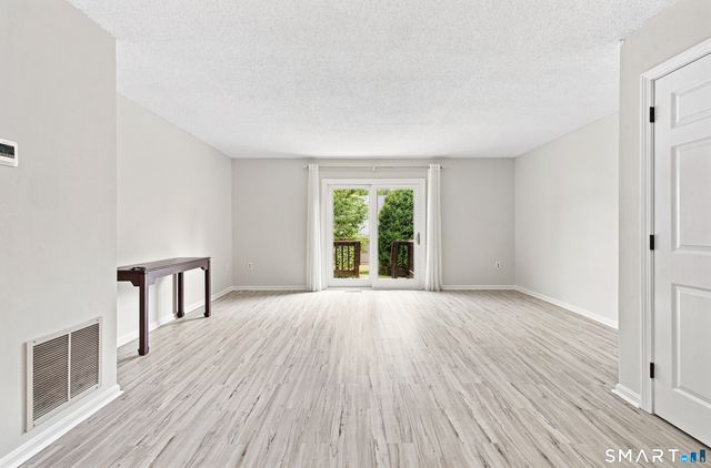 16 Braintree Court 16, Suffield, CT 06078