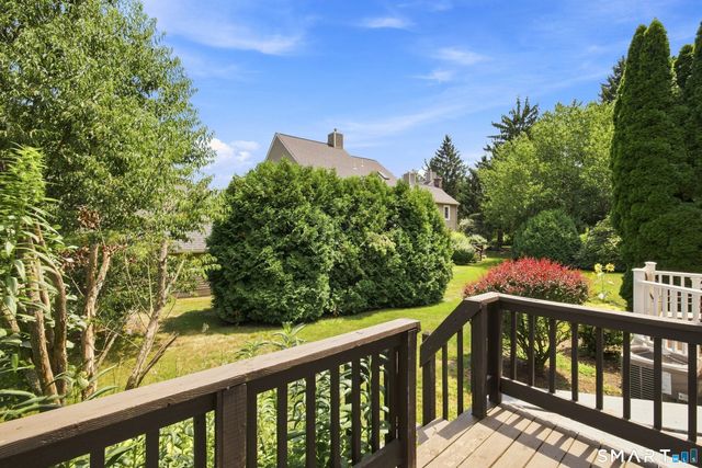 16 Braintree Court 16, Suffield, CT 06078