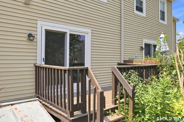 16 Braintree Court 16, Suffield, CT 06078