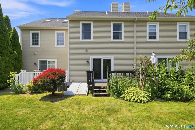 16 Braintree Court 16, Suffield, CT 06078