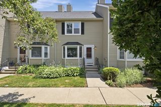 16 Braintree Court 16, Suffield, CT 06078