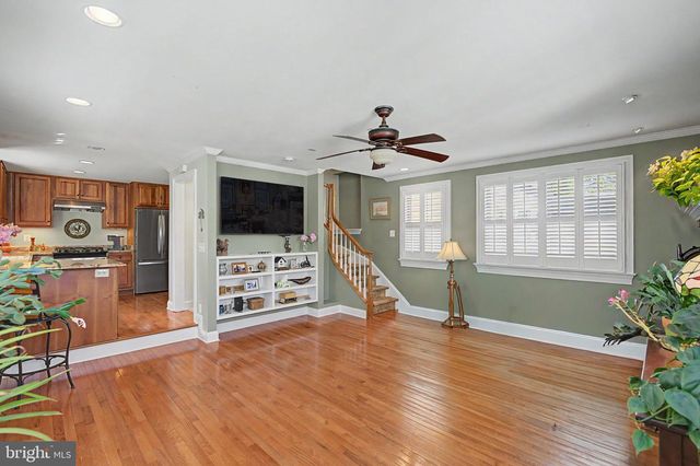 4 AYR ST SW, Leesburg, VA 20175