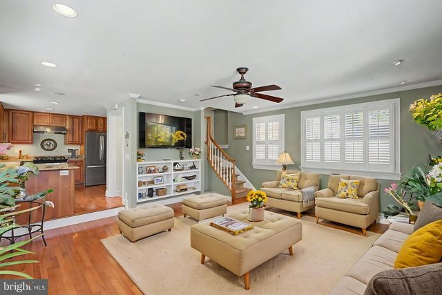 4 AYR ST SW, Leesburg, VA 20175